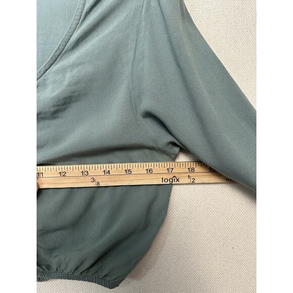 Women's Ruched Long Sleeve Crop Top Green Sz M V-Neck Blouse Drawstring - Picture 10 of 14